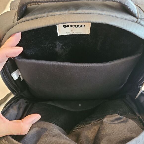 incase City Compact backpack NWT 16" - Picture 2 of 5